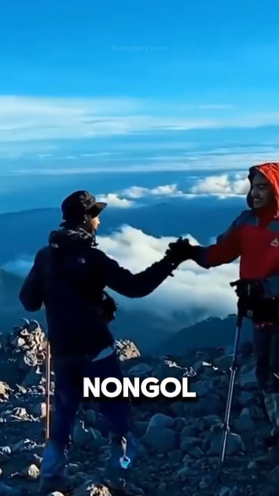 “7 Detik Puncak Semeru yang Bikin Diam Tak Berkata... 🔥” #pendakian #semeru