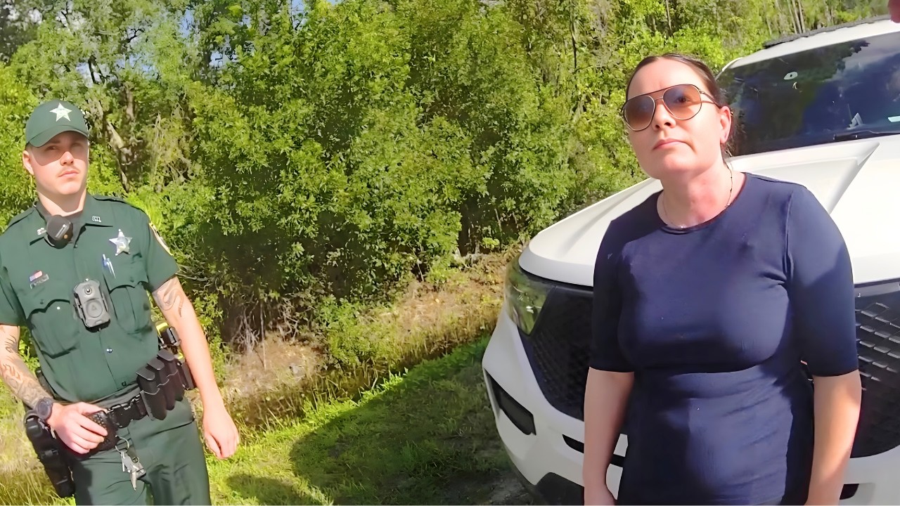 Woman Refuses to Cooperate During Traffic Stop and the Situation ...