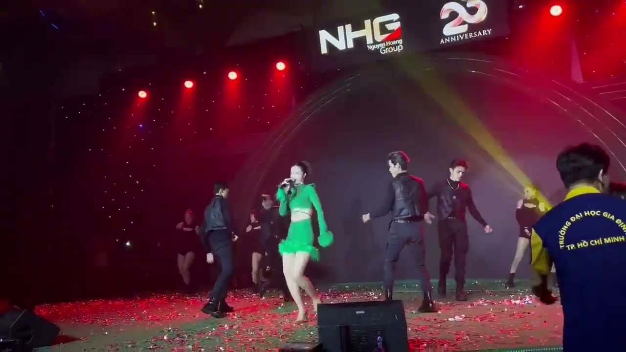 Đông Nhi - Mashup 12 Top Hits | Sinh Nhật Lần 23 Tập Đoàn Nguyễn Hoàng