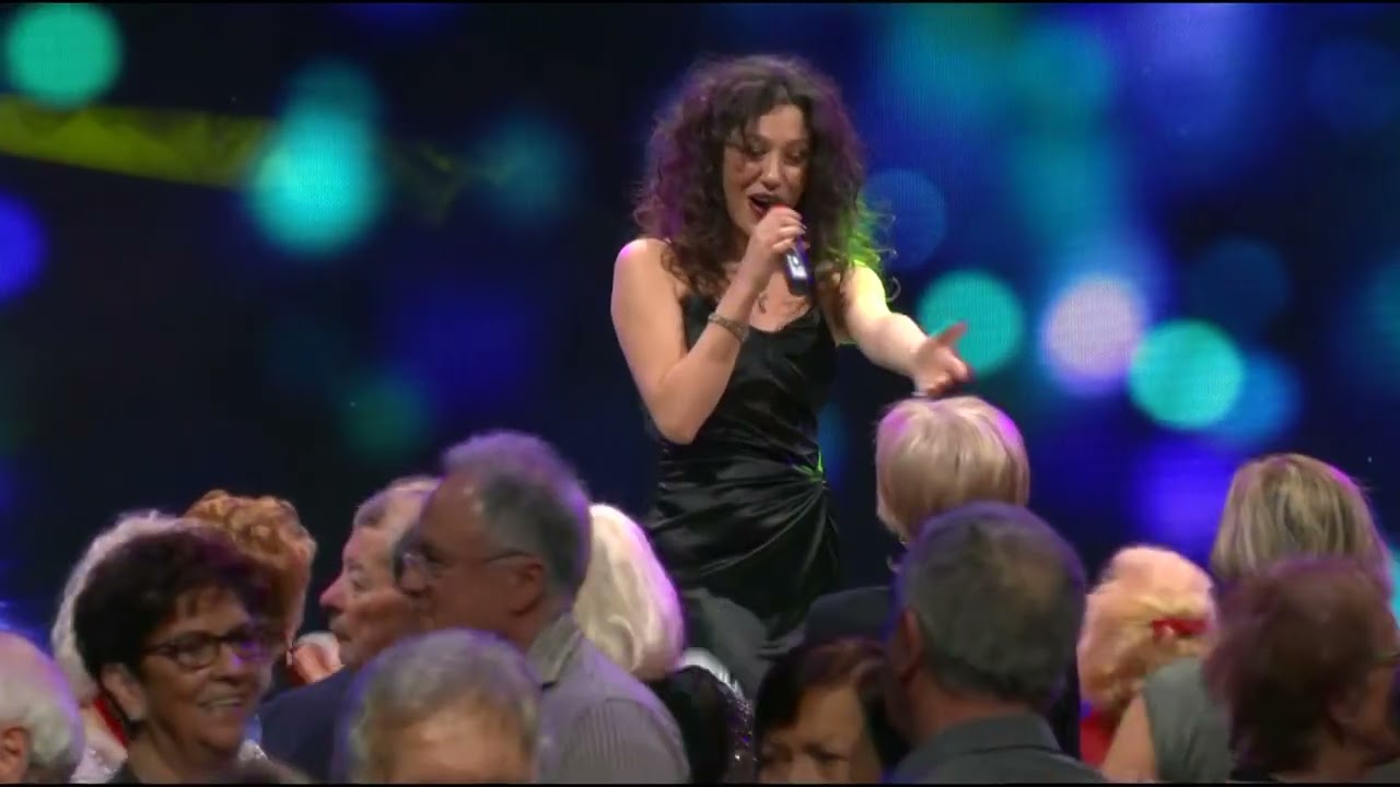 Orchestra Roberto Polisano canta Gloria - Terre di mare - da Ma Che Musica