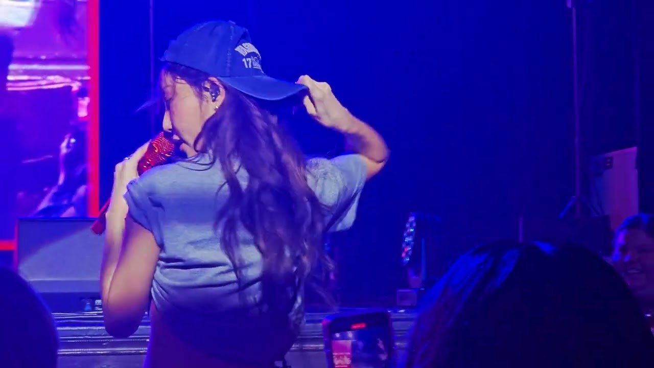 Hwasa - Snooze Soundcheck Ver. (Live in DC)