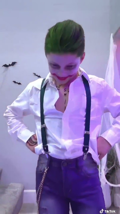 Halloween costumes for 5 KIDS checkkkk… 5 million views on TikTok 🤯