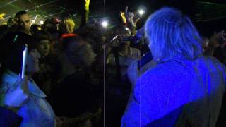 Виктора Салтыкова рвет толпа -  12-08-2011