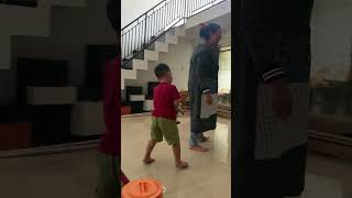 Kabir Niru Jalan Kakek U0026 Nenek Lucunya Kebangetan 