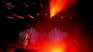 Vignette de la vidéo "Arctic Monkeys - Don't Sit Down Couse I've Moved Your Chair Live Reading & Leeds Festival 2014 HD"