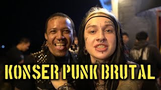 KONSER PUNK BRUTAL !!! ( NATTER JACK, RAJAWALI INGKAR JANJI, CIRIMINAL ASSHOLE,THE DISSLAND )