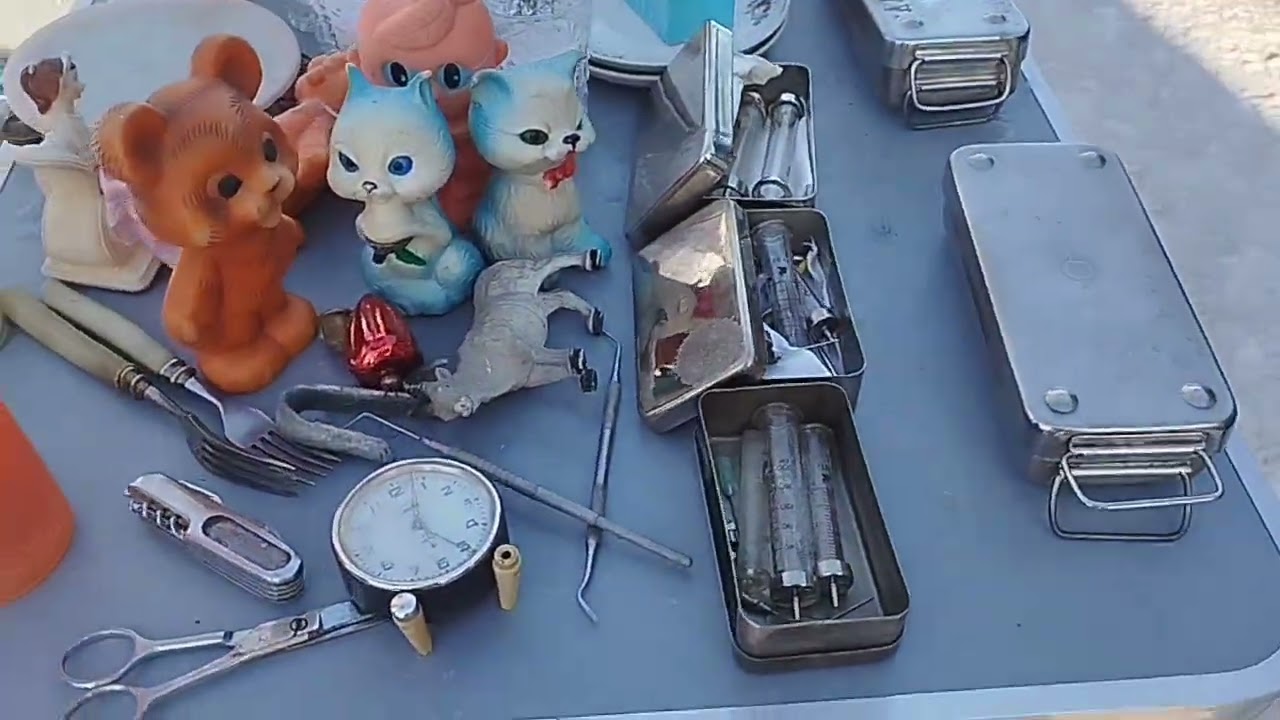 Барахолка у метро Удельная. Петербург, 07.02.2026.