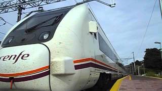 Renfe 449 saliendo de Santa Maria de la Alameda