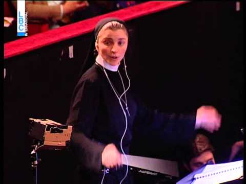 LBCINews سيرة القديسة رفقا على خشبة المسرح 