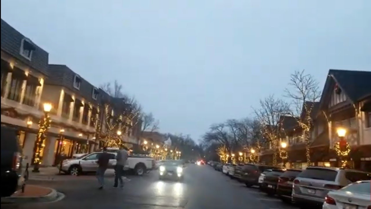 HOME ALONE HOUSE AND VISITORS CHRISTMAS DOWNTOWN YouTube