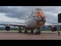 Руление на стоянку Боинг 747-400 авиакомпании Россия, в ливрее "Тигролёт" во Владивостоке
