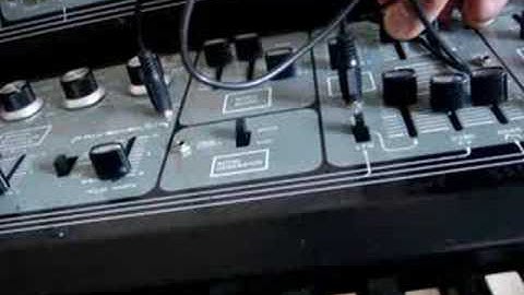 THE ROLAND SYSTEM 100 - A SHORT(ISH) DEMO (PART 1) #synth #modularsynth #synthesizer #roland #analog