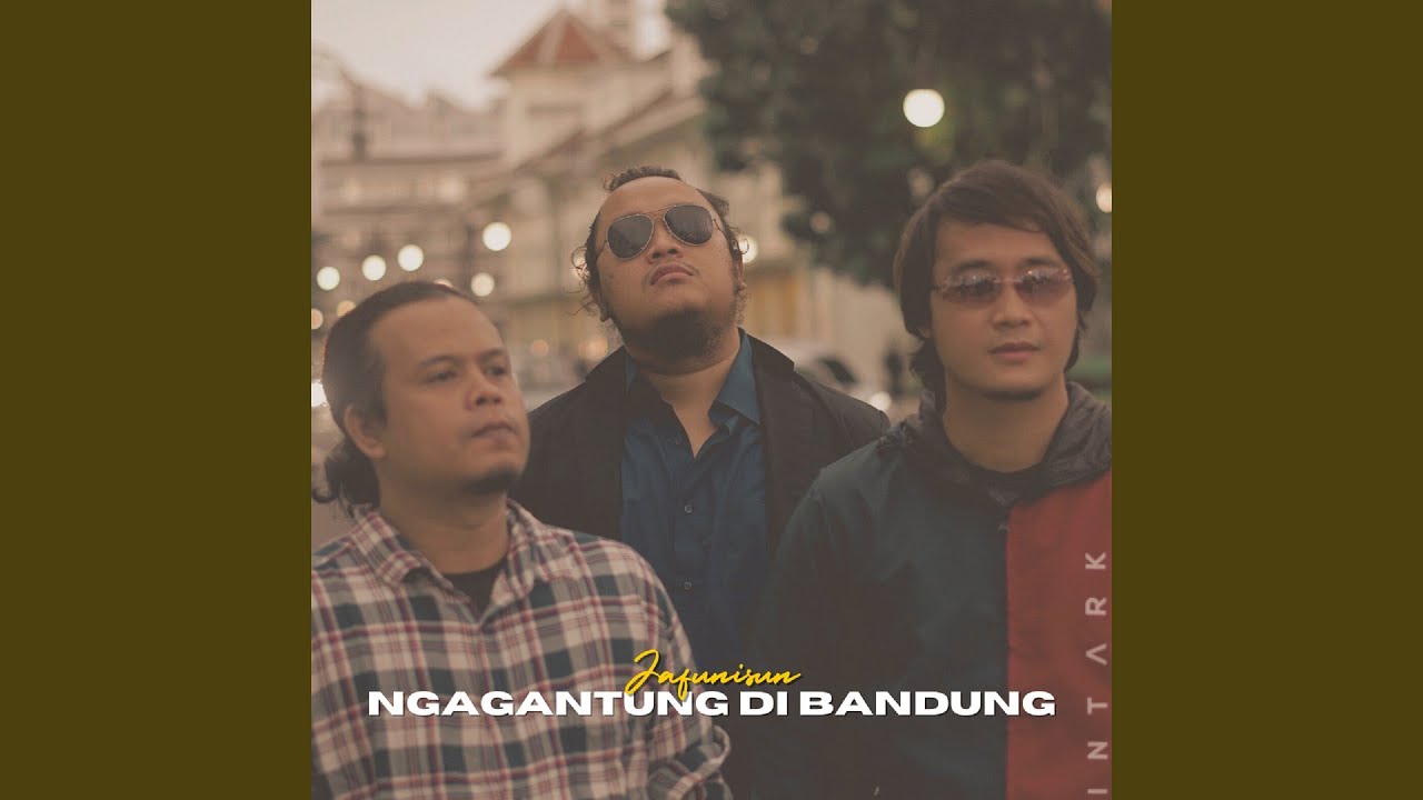 Ngagantung di Bandung
