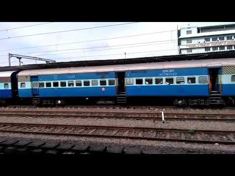 12625 Thiruvananthapuram-New delhi kerala express announcement in Ernakulam Junction
