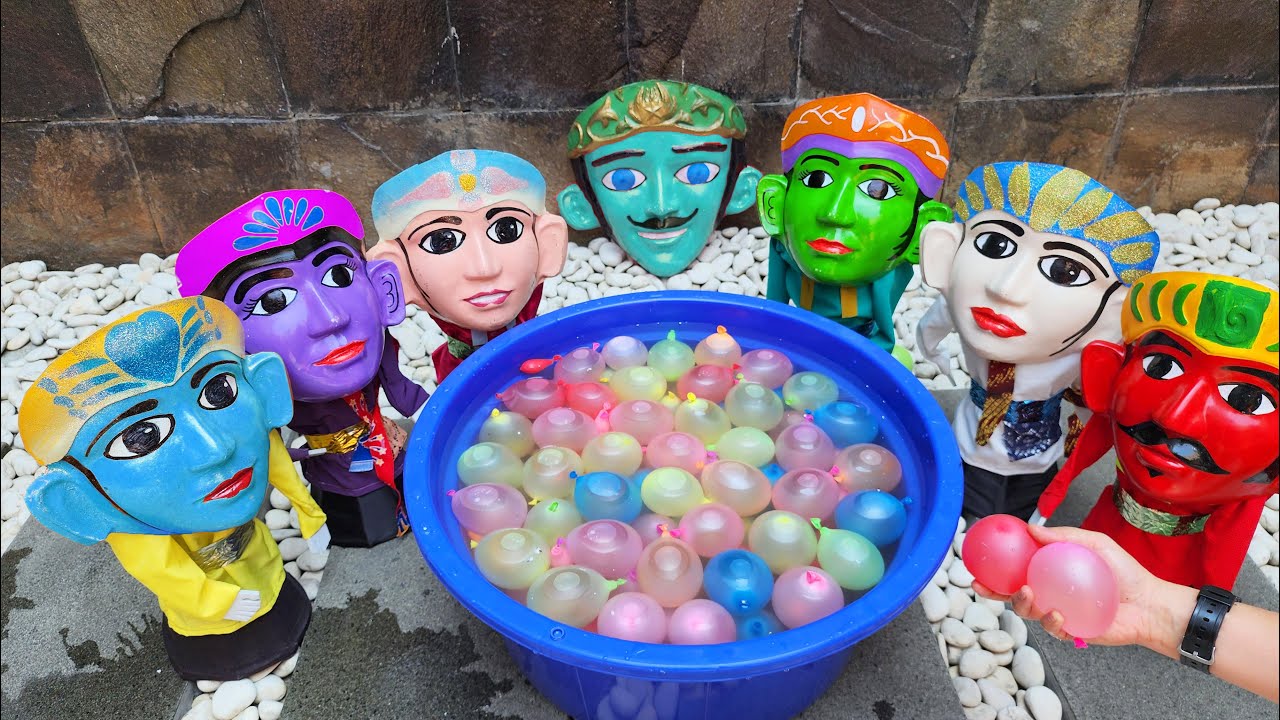 Yuk Temukan Kepala Ondel Ondel Tertimbun Balon Air, Ondel Lempar Pecahkan Balon Sampai Jatuh 223