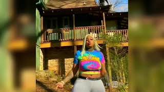 Jucee Froot - Woah Freestyle