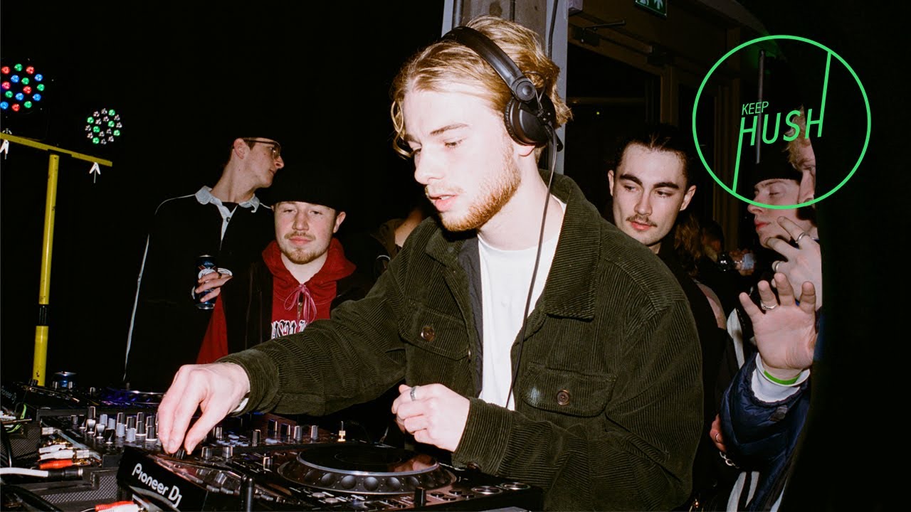 Van Wilkins at Keep Hush  Open Deck: Keep Hush X Pirate Studios
