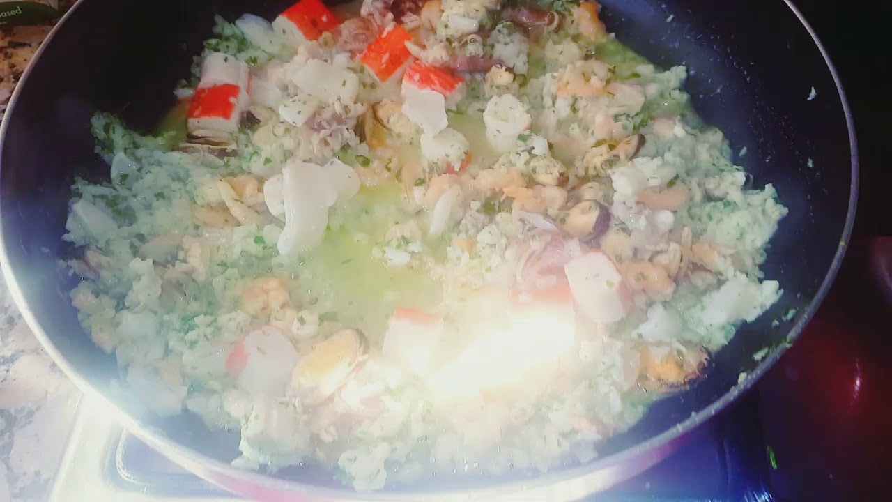 Rabab Azmani, les pâtes aux fruits de mer / المعجنات بفواكه البحر