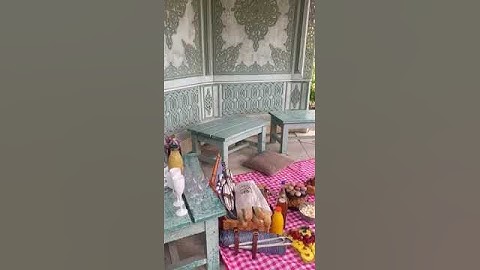 Private Parisian Picnic by the Eiffel Tower: A taste of French Specials