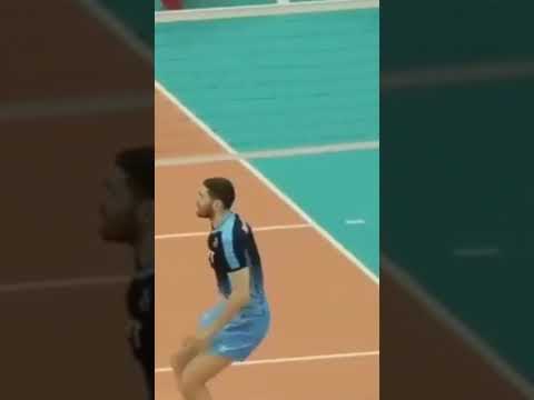 Мастерство позиционирования Максима Михайлова на волейбольной площадке