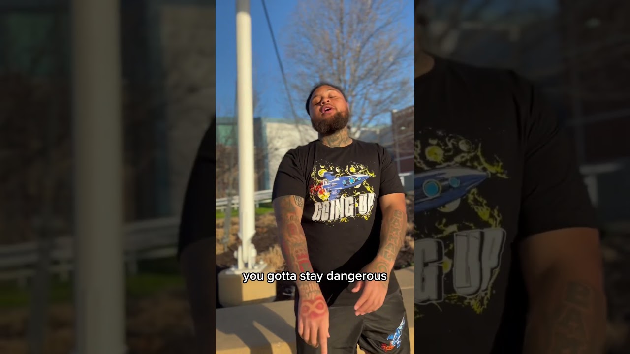 Song : “Stay Dangerous “🎹: 