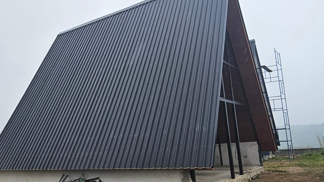 CHALÉ DE ESTRUTURA METÁLICA