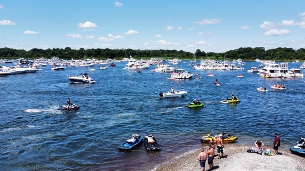 huge boat party aqua palooza Rhode Island 2022 YouTube