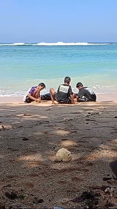 Nikmati keindahan alam,,, Pantai Ngentup ges