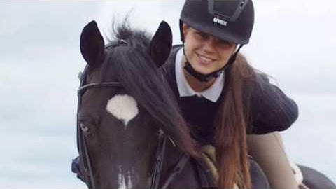 trim E27EF789 1564 4E7E A649 CE91521A33BB