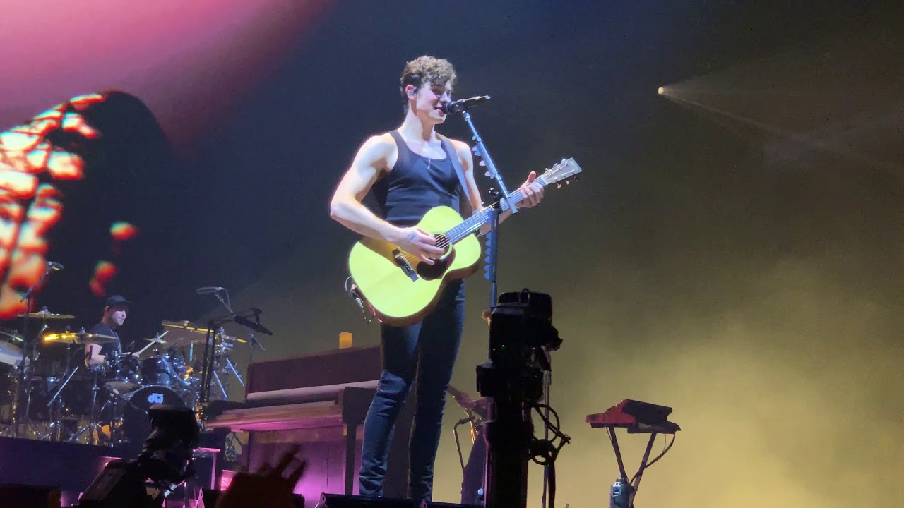 14 - Fallin All In You (London, O2 Arena, 16.04.2019)