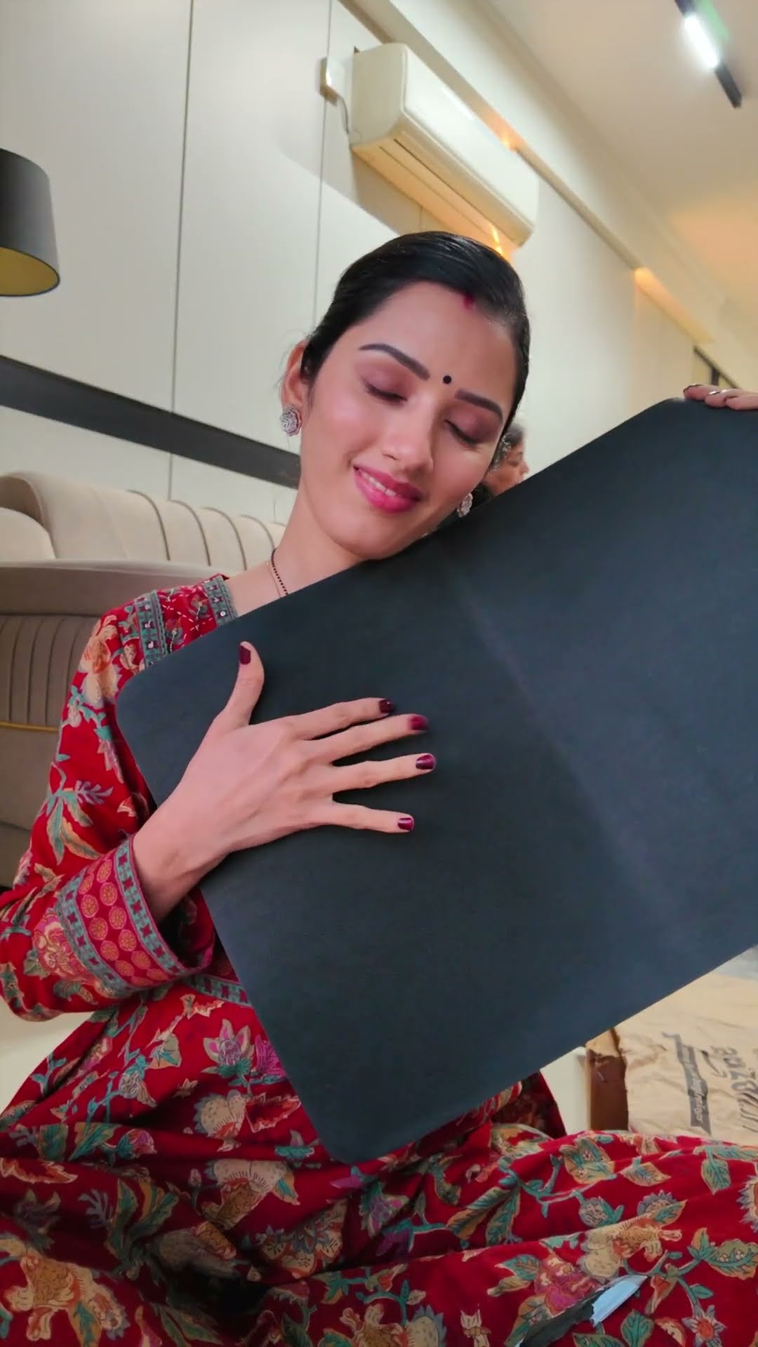 5 Hazar Ki Shopping 20 Hazar Mein ? #minivlog #shopping #neetubisht #youtubeshorts #lakhneet