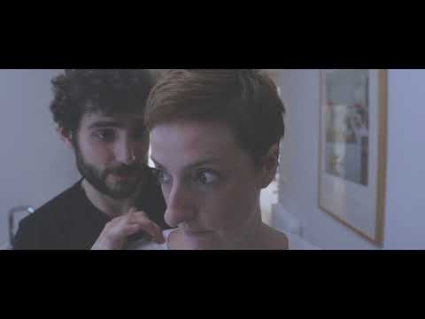 Ella (3er Premio) - Concurso de Cortos "Blanco y en botella"