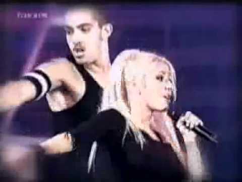 Christina Aguilera - Genie in a bottle (Live @ Bravo Super Show 2000)