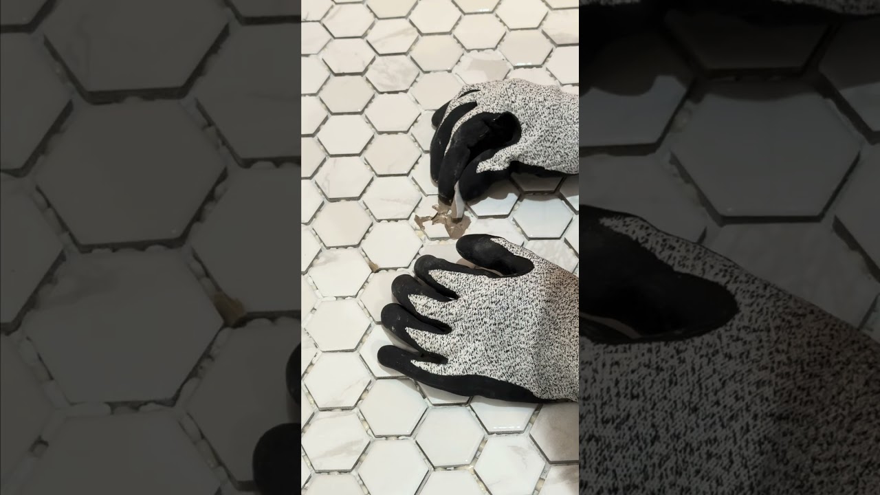 Everything in DIY can be fixed! 🙌🏽 #tilerepair