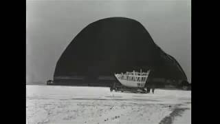 Airship/cabin and building nose/Airship in Air Dock 2012-1467