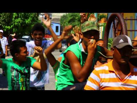 LA BULLA-GRUPO BANANAS-VIDEO OFICIAL