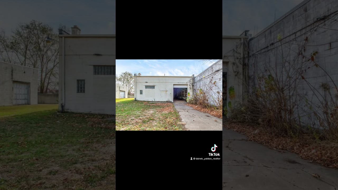 Commercial building for Sale (Warren, MI).