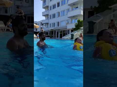 havuzda kolay takla Kilikya hotel kaydıraklı