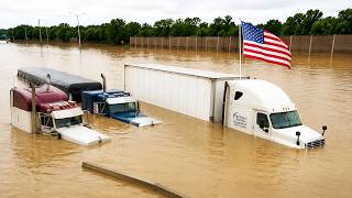 Indiana, USA Struck by Severe Flash Flooding!🌊 Roads Turn Into Rivers, Homes & Vehicles Underwater