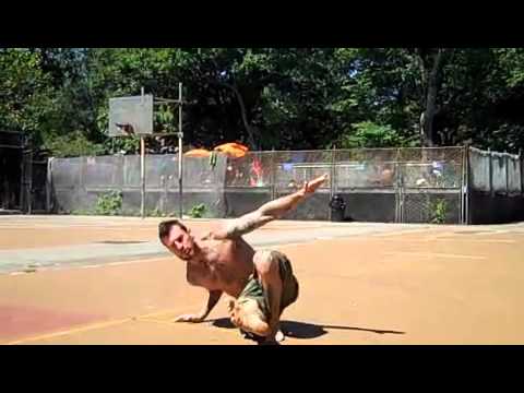 EXTREME CALISTHENICS: PUSH-UPS, PULL-UPS, DIPS, MU...