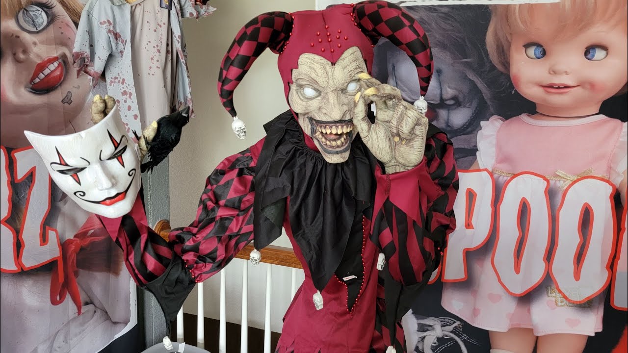 Look Inside Scary Creepy Thing Await You! (This is not a Christmas Channel)