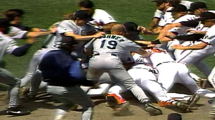 Wild brawl ensues after Mike Mussina plunks Bill H...