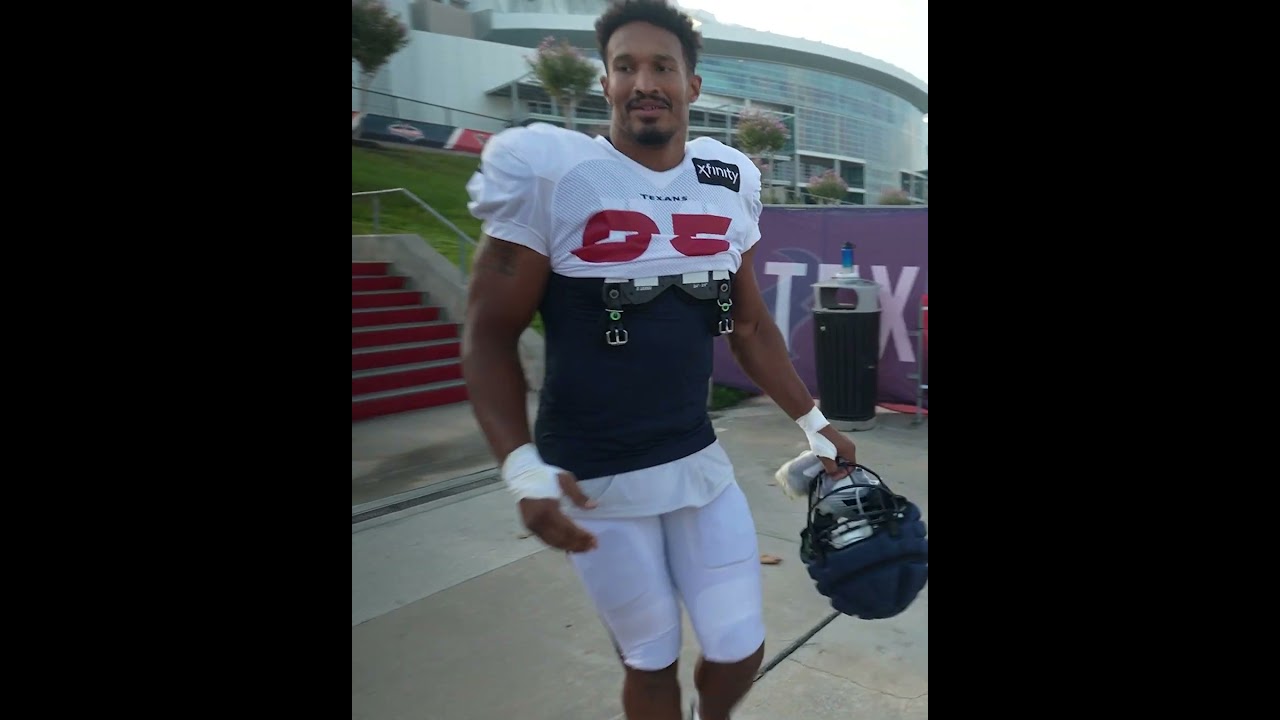 We love a good fist bump 👊 