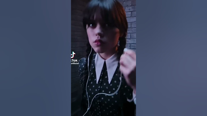 melina escucha la mejor canción