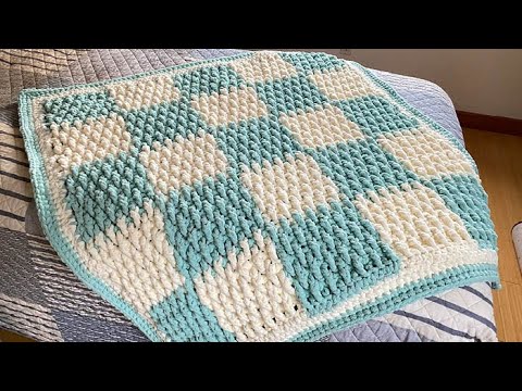 Crochet Checker Baby Blanket | EASY | The Crochet Crowd