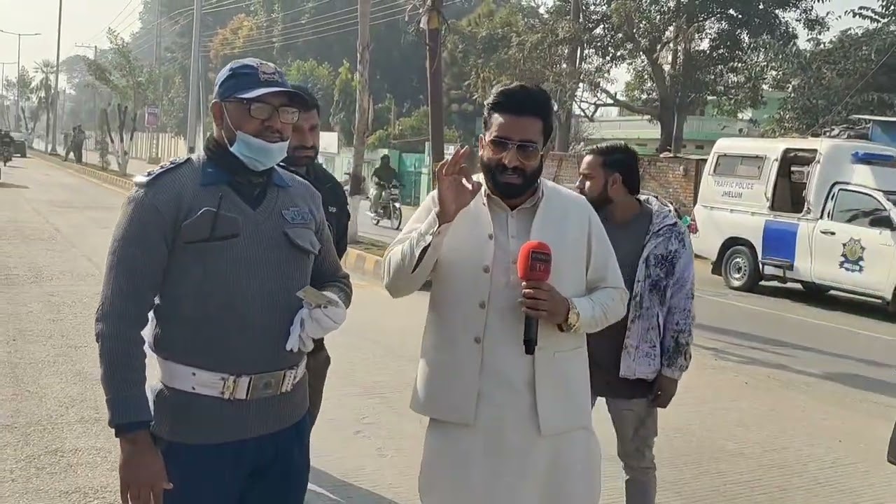 جہلم بلال ٹاؤن میں ٹریفک پولیس کی مکمل ناکہ بندی ، اب کسی کو ٹریفک قوانین کی خلاف ورزی پر کوئی 