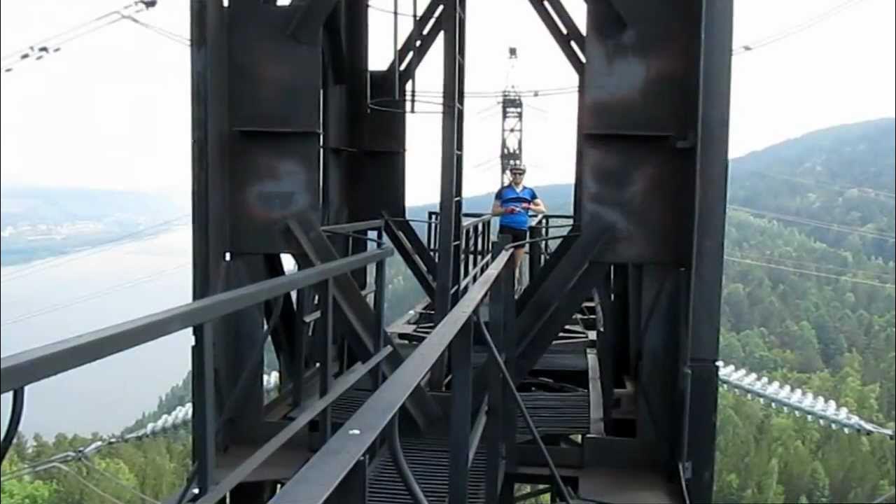 Смотровая царь-рыба красноярск. Смотровая площадка красноярск дивногорск. Дивногорская смотровая площадка. Смотровая площадка дивногорск царь рыба. Площадка царь рыба красноярск.