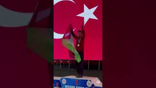 Avrupa Wushu Kung Fu Şampiyonası'nda şampiyon olan Necmettin Erbakan Akyüz, Filistin bayrağı açtı