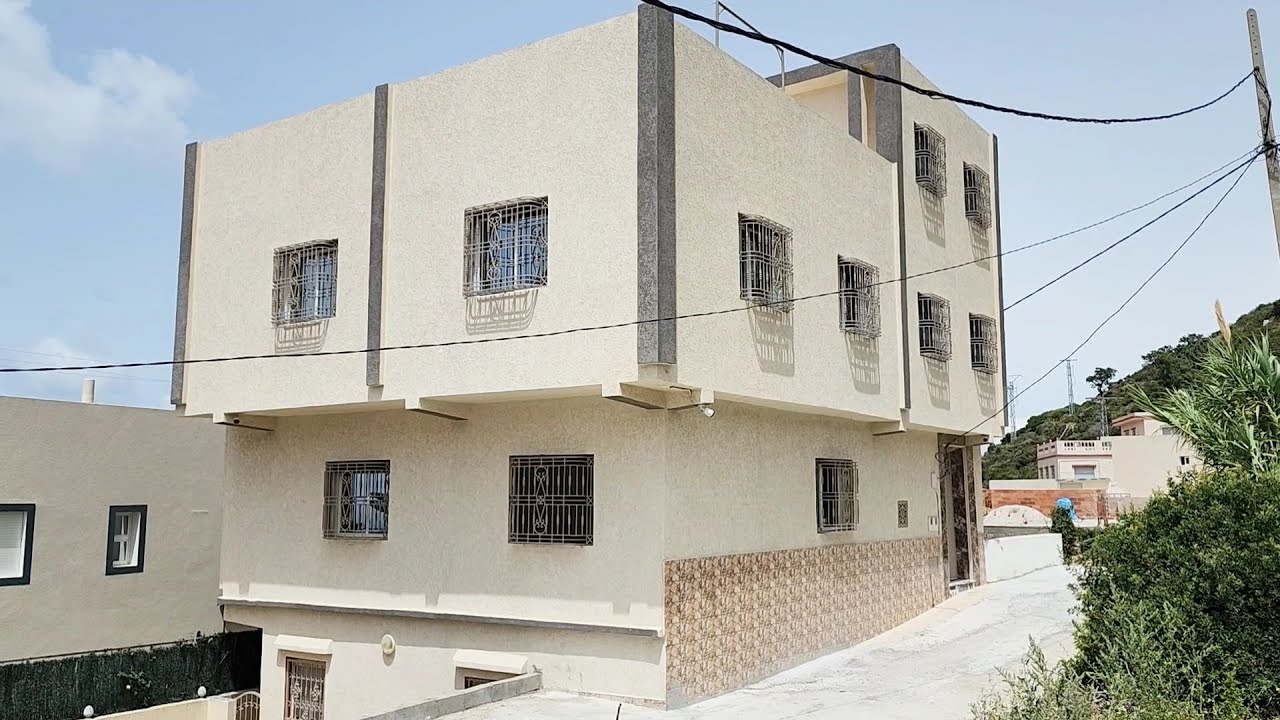 دار للبيع الديكي الثمن 135 مليون المساحة 260 متر