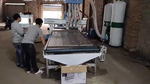 Customer site: iGolden 4 spindle 1325 CNC router with automatic loading and unloading table